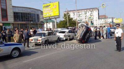 В Махачкале водитель протаранил семь автомобилей на светофоре - usedcars.ru - Махачкала - район Карабудахкентский
