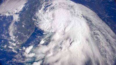 Потужний тропічний шторм обрушився на Японію (відео) - lenta.ua - Украина - Япония - місто Токіо - Японія