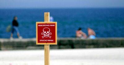 На пляжі в Затоці люди підірвалися на міні: двоє загинуло, один поранений - vchaspik.ua - Украина