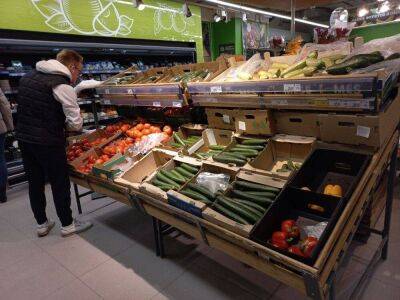 Британская сеть супермаркетов решила скрывать данные о сроке годности овощей и фруктов - smartmoney.one