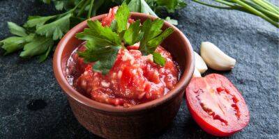 Турецкая томатная закуска. Как приготовить пикантную аджику Эзме - nv.ua - Украина - Турция