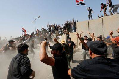 Саддам Хусейн - Хаос в Ираке: восемь протестующих убиты, 85 ранены в результате столкновений в Багдаде - unn.com.ua - США - Украина - Киев - Ирак - Иран - Тегеран - Багдад