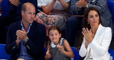 принц Уильям - Кейт Миддлтон - принц Джордж - принц Луи - принцесса Шарлотта - Принцесса Шарлотта повеселила публику неподдельными эмоциями на спортивных соревнованиях - focus.ua - Украина