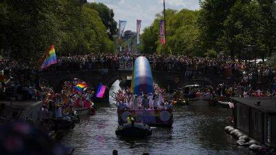 Водный парад ЛГБТ-сообщества в Амстердаме - ru.euronews.com - Амстердам