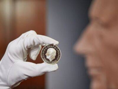 королева Елизавета - король Карл III (Iii) - В Британии представили первые монеты с изображением короля Карла ІІІ - unn.com.ua - Украина - Киев - Англия - Великобритания